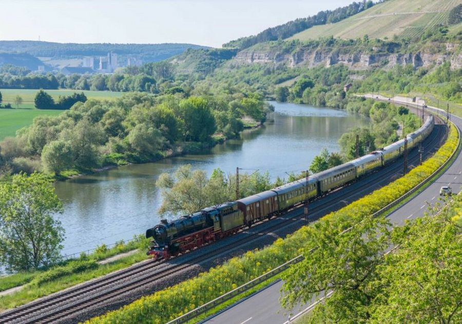 Der Dampfzug Alpen Perle © Bahnreisen Sutter