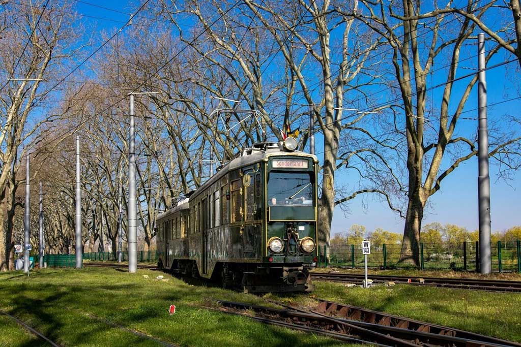 Nostalgiezuege Oldtimer Straßenbahn Heidelberg